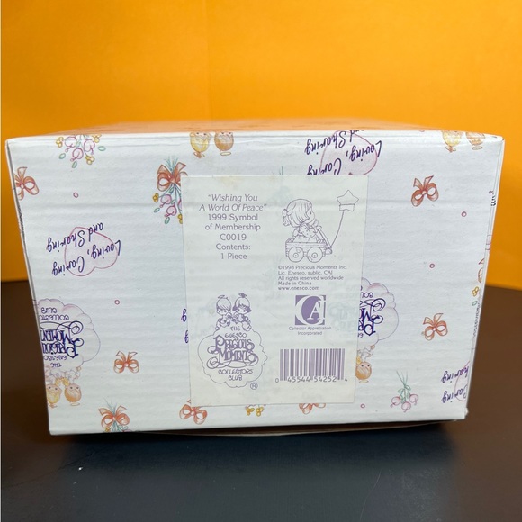 Precious Moments 1999 “Wishing You a World of Peace” C0019 Symbol of Membership - Picture 7 of 13